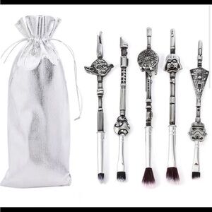New Disney Pixar Star Wars Silver Makeup Brush set of 5